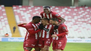 Spor Toto Süper Lig: D.G. Sivasspor: 1 - MKE Ankaragücü: 0 (İlk yarı)