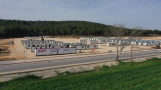 Sultanbeyli Belediyesi Elbistan ve Kırıkhanda depremin yaralarını sarıyor