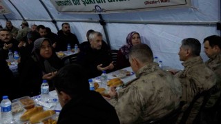 Tahmazoğlu Adıyamanlı depremzedelerle iftar açtı