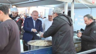 TBMM Başkanı Mustafa Şentop, Üsküdarda vatandaşlarla iftarda buluştu