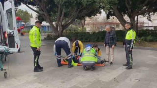 Trafiğe kapalı parkta temizlik işçisine çarpıp kaçtı