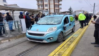 Tramvay yolundan giden aracın çarptığı 17 yaşındaki Kader hayatını kaybetti