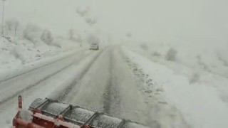 Tunceli-Erzincan arası zincirsiz tırlara kapatıldı