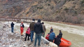 Tuncelide çaya uçan araçtaki ikinci kişinin de cansız bedenine ulaşıldı