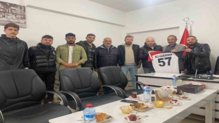 Türkelide depremzede çocuklar için sahaya oyuncak ‘yağacak