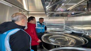 Tuzla Belediyesi Hatayın Kırıkhan ilçesinde iftar sofrası kuruyor