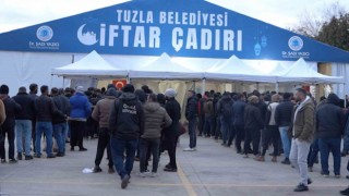 Tuzla Belediyesinin Kırıkhan ve Tuzladaki çadırlarında ilk iftar yapıldı