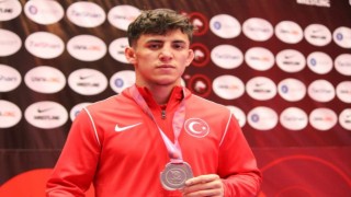 U23 Avrupa Güreş Şampiyonasında Tolga Özbek Avrupa ikincisi oldu