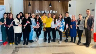 Urartu Göz kadın çalışanların gününü kutladı