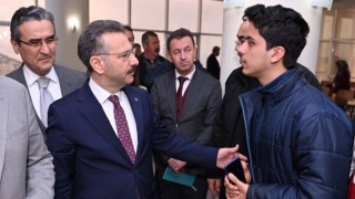 Vali Aksoy, Kuşadasında depremzedeler ile görüştü
