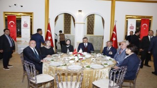 Vali Çiftçiden şehit aileleri ve gazilere iftar