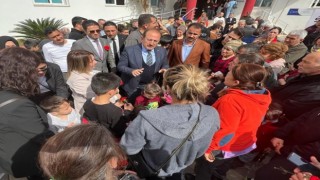 Vali Pehlivan, depremzede aileleri ziyarete devam ediyor