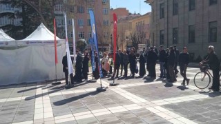 Valilikten vatandaşlara fidan dağıtımı