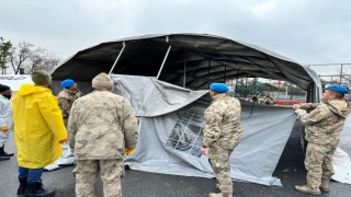 Van jandarmasının deprem bölgesindeki çalışması devam ediyor