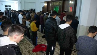 Vanda ilk teravih namazı kılındı