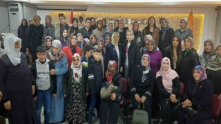 Vanlı kadınlar AK Partiye çıkarma yaptı