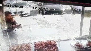 Vicdansız hırsız sadaka kutusunu çaldı