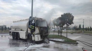 Yalovada madeni yağ yüklü tankerde korkutan yangın