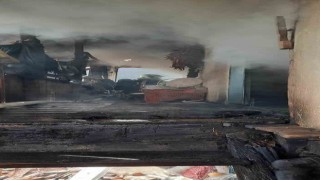 Yanan ev küle döndü