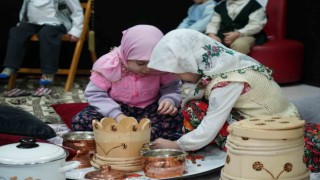 Yaşlılar için teknolojinin olmadığı zamanlara gittiler