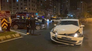 Yeni aldığı otomobiliyle kaza yapan sürücü gözyaşlarına boğuldu