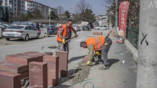 Yıldırım Beyazıt Mahallesinde kaldırım çalışmaları