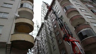 Yıllardır apartman sakinlerinin başına bela olmuştu, sonunda kaldırıldı