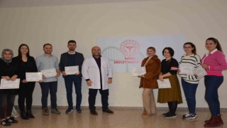 Yoğun bakım hemşireleri sertifikalarını aldı