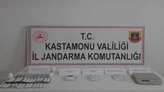 Yol kontrolünde araçta yapılan aramada uyuşturucu yakalandı