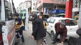 Yolun karşısına geçerken kamyonet çarptı