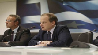 Yunanistan'daki tren kazasının ardından Altyapı ve Ulaştırma Bakanı Karamanlis istifa etti