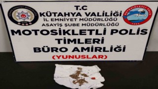 Yunus Timleri bir kişinin üzerinde uyuşturucu ele geçirdi