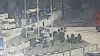 Zonguldakta tırın otomobille çarpışma anı kamerada