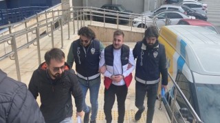 100den fazla kişiyi 5 milyon lira dolandırdı