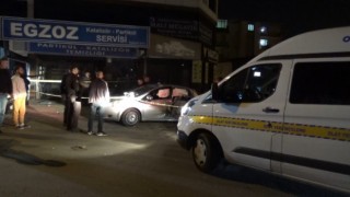 İzmir Buca'da 15 yaşındaki sürücü park halindeki tıra çarptı: 1 ölü