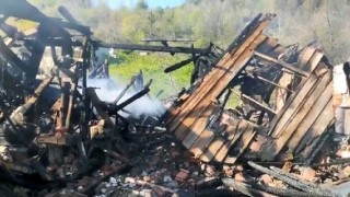3 katlı evde çıkan yangında 1 kişi hayatını kaybetti