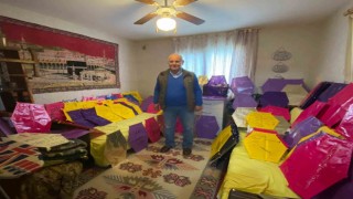 63 yaşındaki polis emeklisi, depremzede çocuklar için 250 uçurtma yaptı