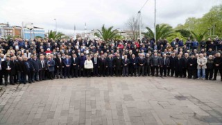 670 kişiyle 67 bin el sıkmak için sahaya indiler