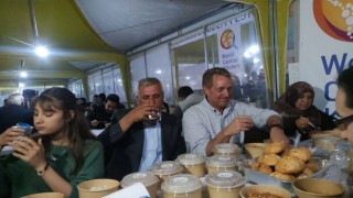 ABD Büyükelçisi Flake, İslahiyede depremzedelerle iftar yaptı