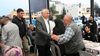 Adana Halkı Zeydan Karalar’ı bağrına basıyor