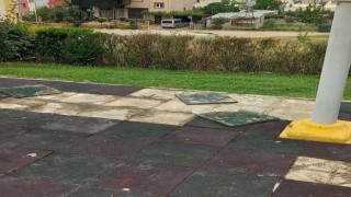 Adana Kozanda şehidin ismini taşıyan parka zarar verdiler