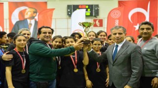 Adanada hentbolda Orhangazi Ortaokulu erkek ve kız takımları il birincisi oldu