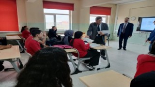 Afyonkarahisarda test kitapları dağıtıldı
