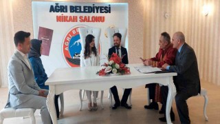 Ağrı Belediye Başkanı Karadoğan, ilk defa nikah kıydı