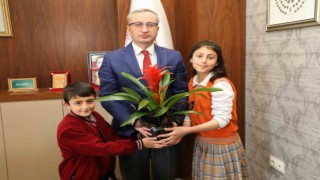 Ağrı Milli Eğitim Müdürü Kökrek, koltuğunu çocuklara devretti