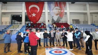 Ağrıda Curling müsabakaları başladı