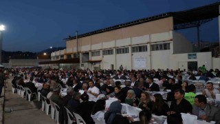 AK Parti Aydında 5 bin kişilik iftar yemeği düzenledi