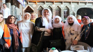 AK Parti Diyarbakır Milletvekili adayı Kepolu Ataman: Cumhurbaşkanım, biz seni yeniden başkan yapacağız