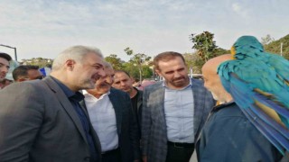AK Parti İstanbul İl Başkanı Kabaktepe çocuklara patlamış mısır ikram etti, vatandaşla sohbet etti