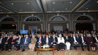 AK Parti İzmir, adaylarını tanıttı